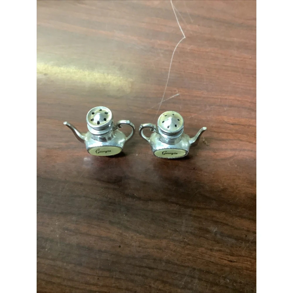 Vintage Souvenir Salt & Pepper Shakers Georgia